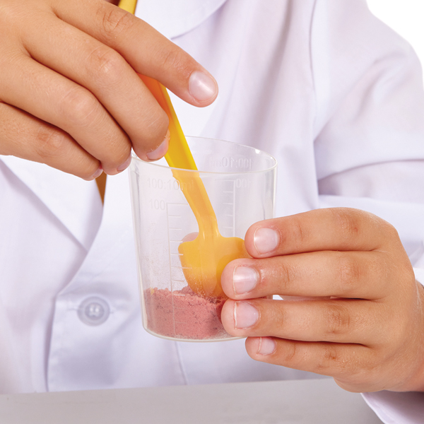 E2092-Erupting-Volcano-Lab-Lifestyle-Mixing-WEB.jpg