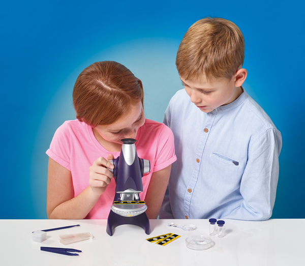 E2070-450X-Microscope-2-kids-girl-looking-web.jpg